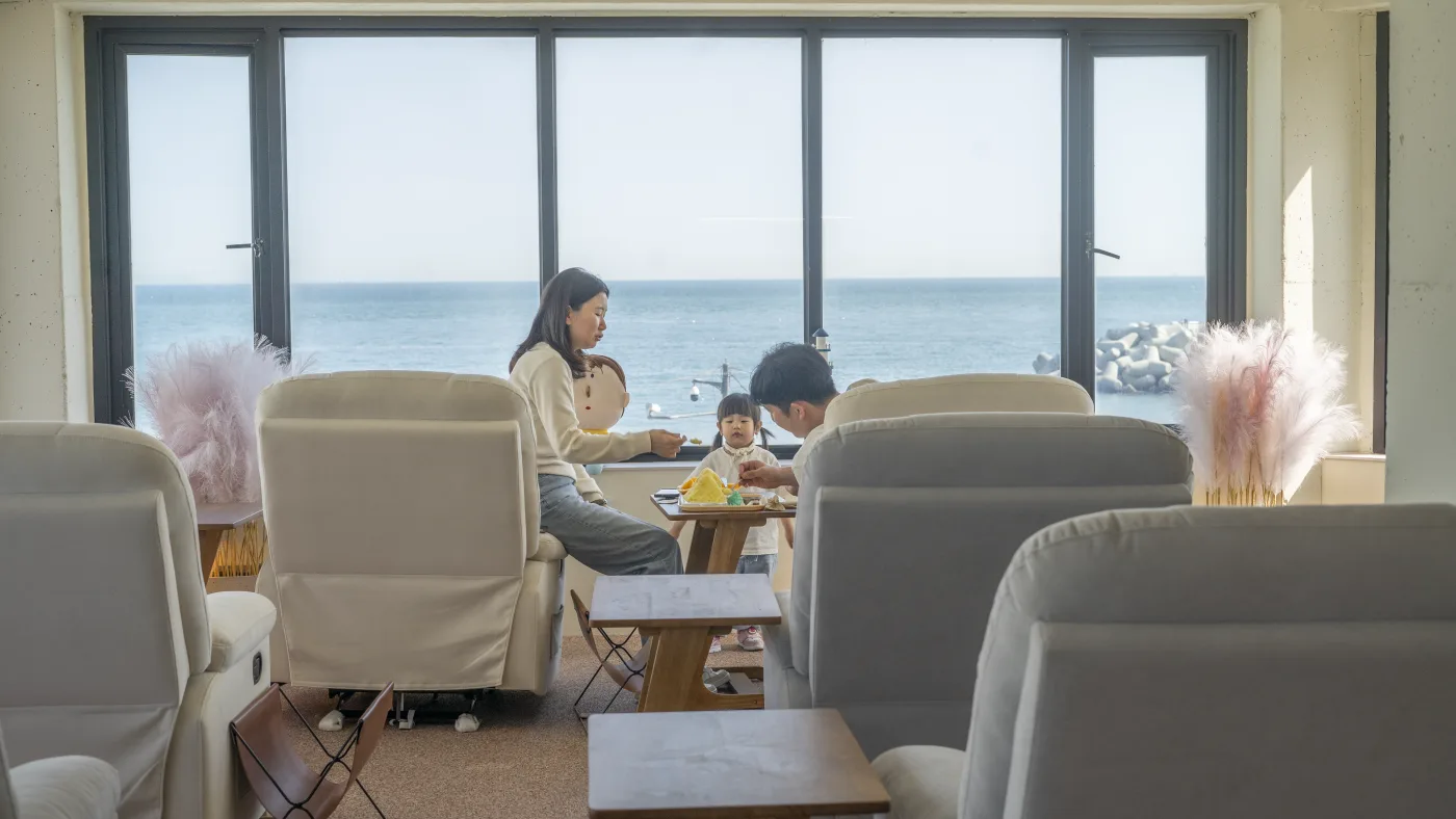 청사포 바다를 바라보는 바다당 리클라이너 좌석